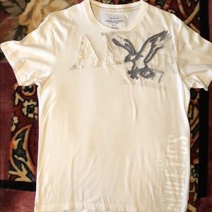 American Eagle tshirt